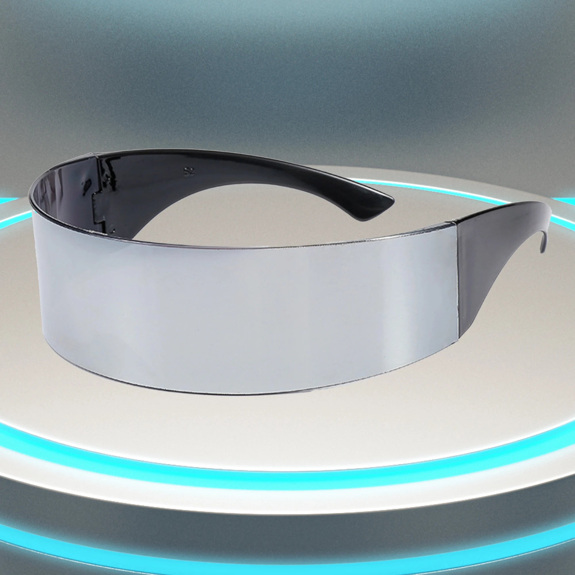 Glarelow Circuit sunglasses on model